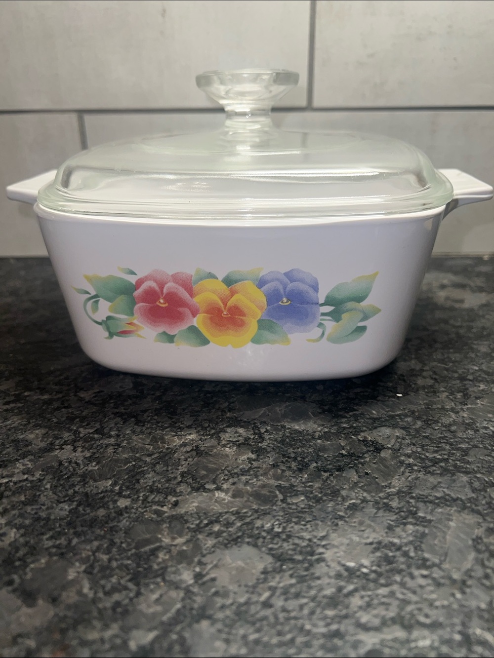 1.5 ltr CORNINGWARE SUMMER BLUSH Bakeware Casserole Dish with Lid. VINTAGE PIECE